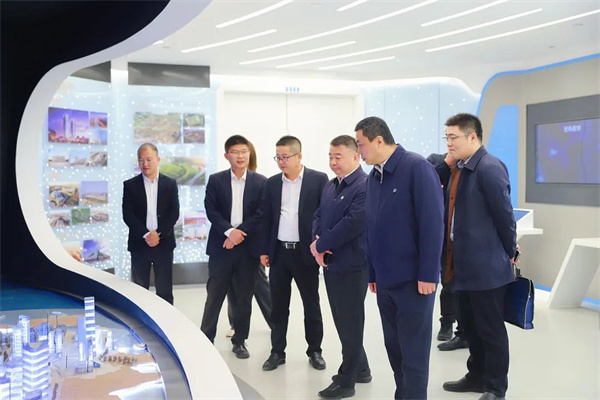 1743383872557877XJTC.jpg williamhill中国官方网站与中建新疆建工西北公司座谈2.jpg